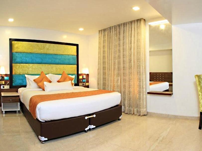La Woods Hotel Chennai Exteriör bild